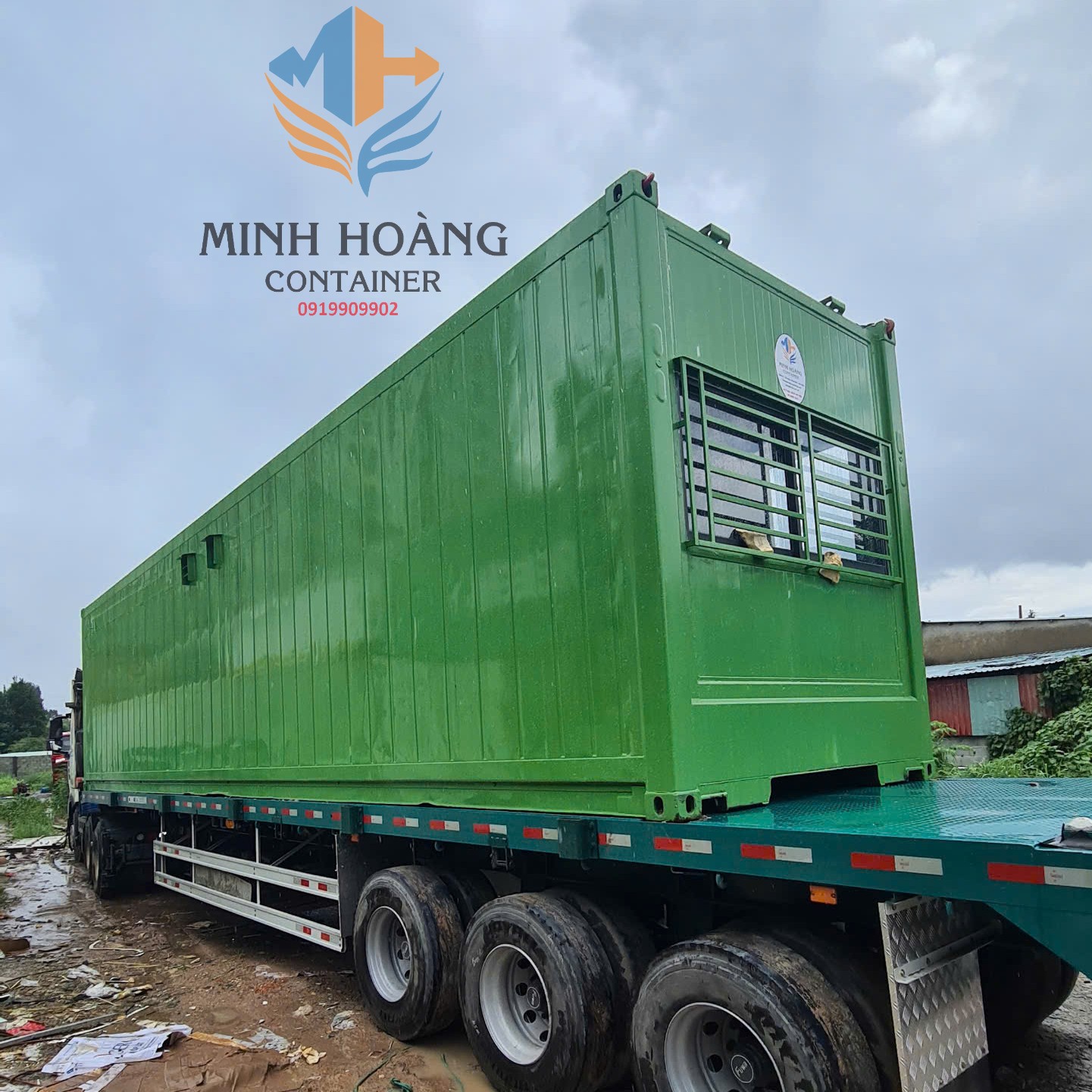 Bộ đôi container văn phòng 40 feet màu xanh lá kèm máy lạnh, điện, đèn đầy đủ tiện nghi option chia hai phòng đến với khách Sài Gòn [Mẫu thứ nhất]